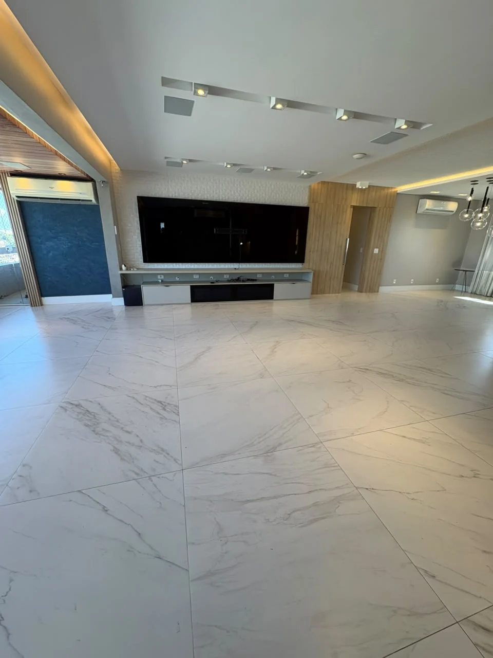 Sala de estar ampla